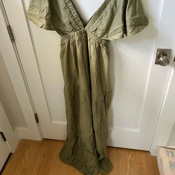 BNWT Sage Green SA Bump Friendly Flowy Maxi Dress BNWT Sage Green SA Bump Friendly Flowy Maxi Dress